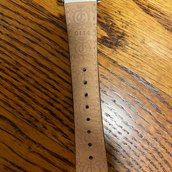 Juicy Couture White Watch Silver Face - Picture 7 of 7
